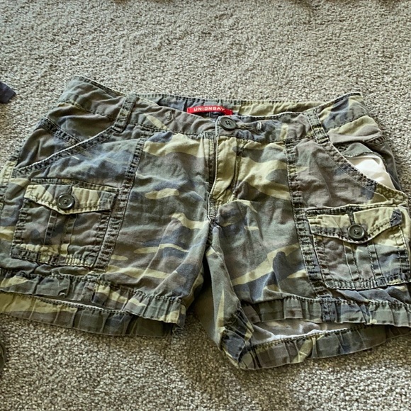 Camo pants - Picture 1 of 3